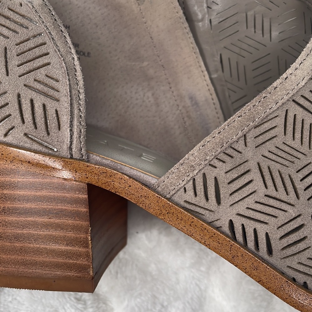 1. State Iddah ankle bootie boot perforated geometric with stacked heel, size 10 - Picture 9 of 10